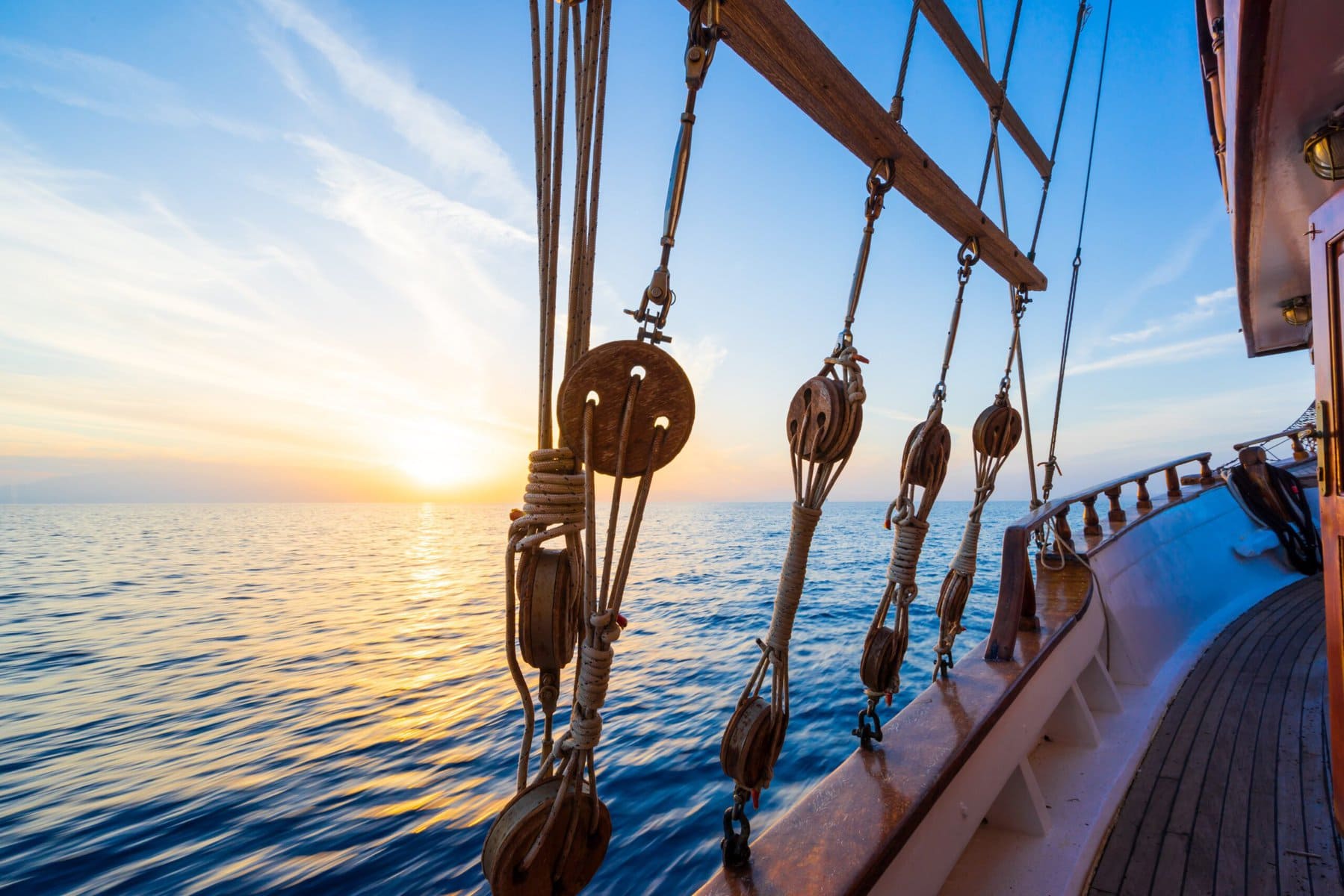 Passeio de barco em Santorini