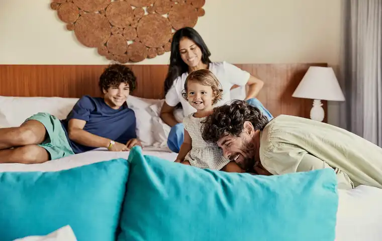Família aproveitando acomodação em resort Club Med.